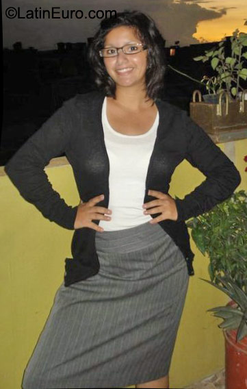 Date this good-looking Colombia girl Andrea from Bogota CO17795