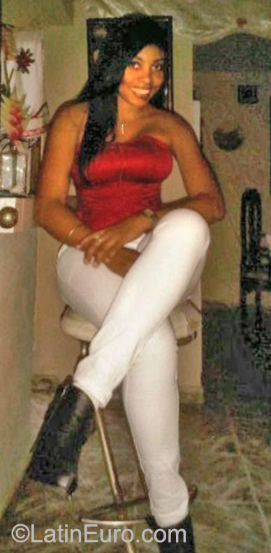 Date this stunning Dominican Republic girl Sara from Santo Domingo DO22896