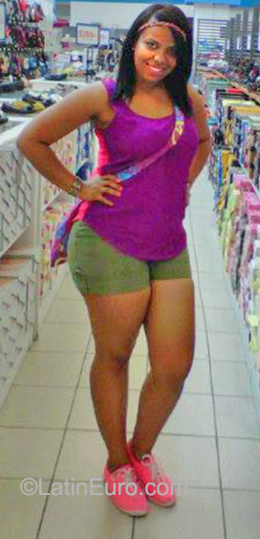 Date this hard body Dominican Republic girl Karla from Santiago DO22907