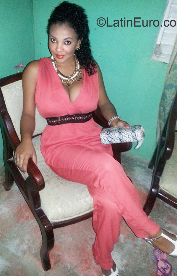 Date this athletic Dominican Republic girl Yasmairi from Santiago DO22918