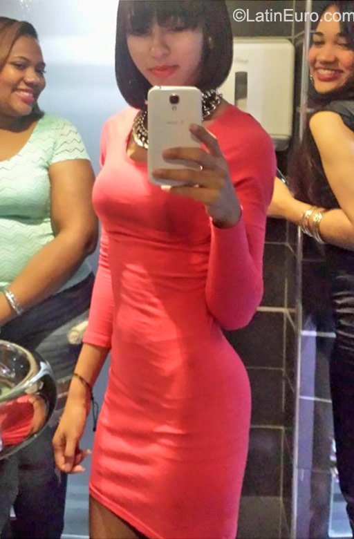 Date this attractive Dominican Republic girl Stheysy from Santo Domingo DO22941