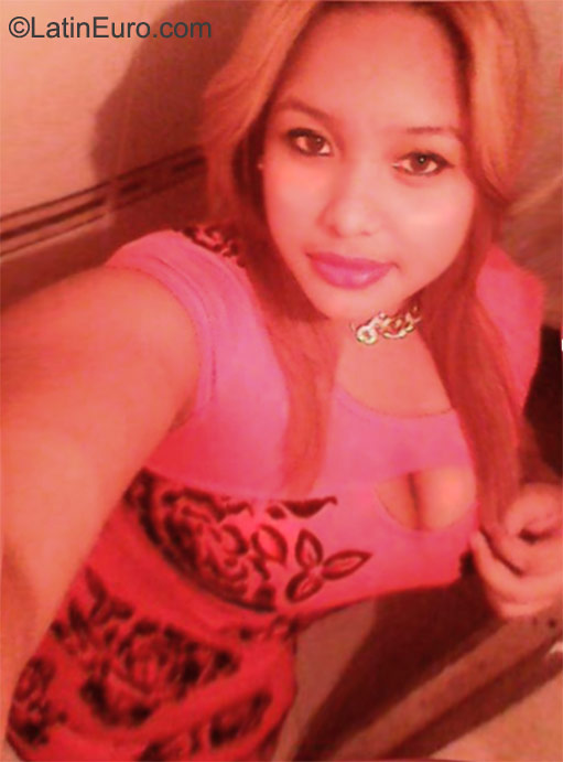Date this pretty Dominican Republic girl Miledy from Santiago DO22950