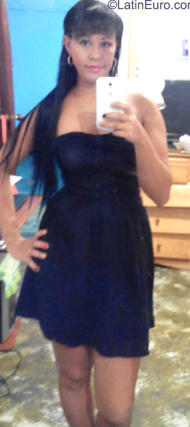 Date this nice looking Colombia girl Lorena from Cali CO17851