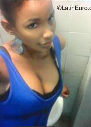 Date this passionate Dominican Republic girl Yasleidy from Santo Domingo DO23000
