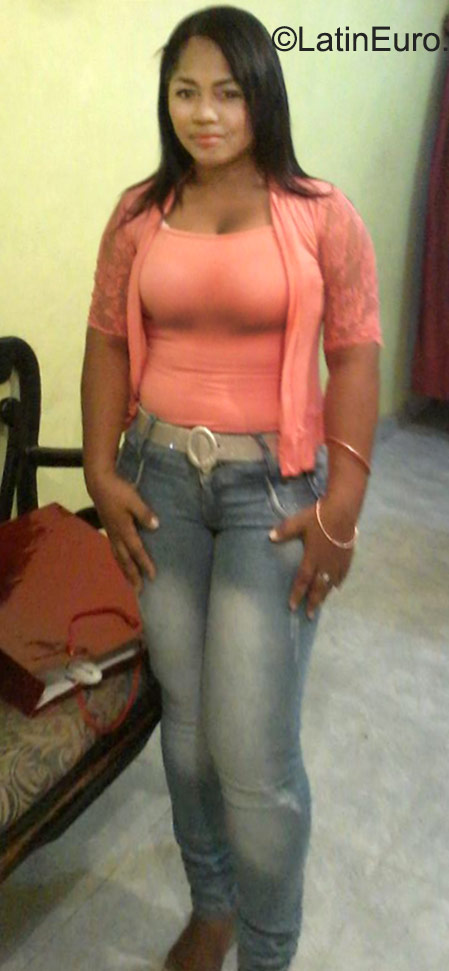 Date this passionate Colombia girl Doly from Cartagena CO17880