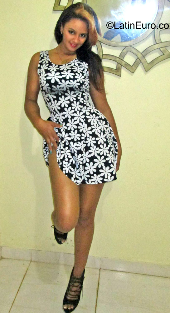 Date this georgeous Dominican Republic girl Ana from Santo Domingo DO23036