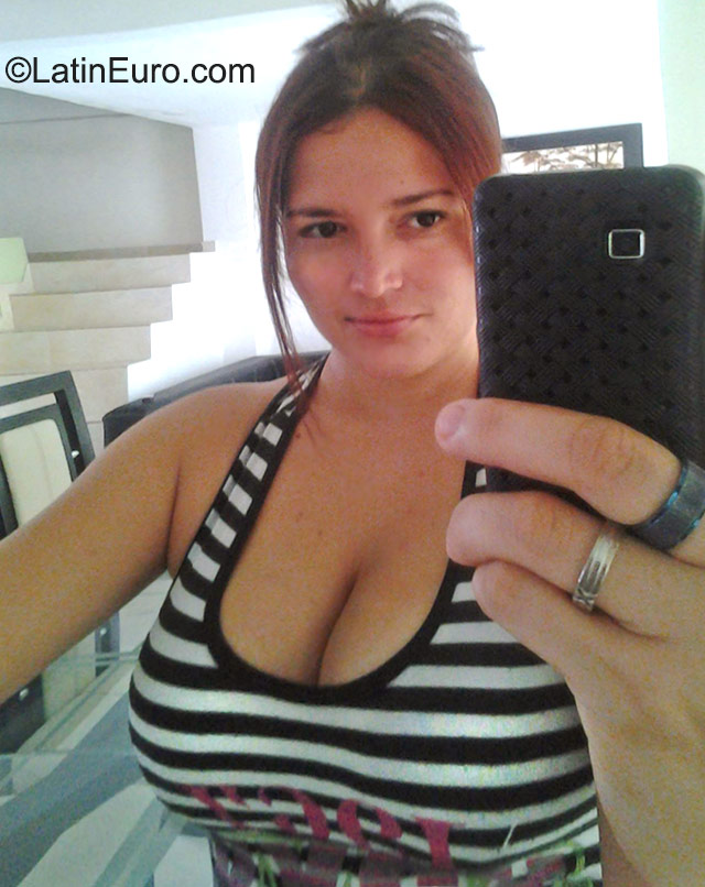 Date this passionate Colombia girl Beth from Cartagena CO17921