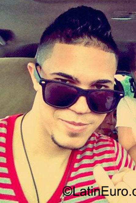 Date this gorgeous Dominican Republic man Jeison from Santo Domingo DO23091