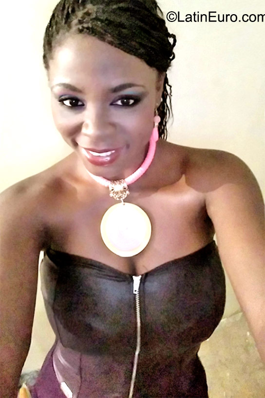 Date this delightful Colombia girl Mairia from Cali CO18015