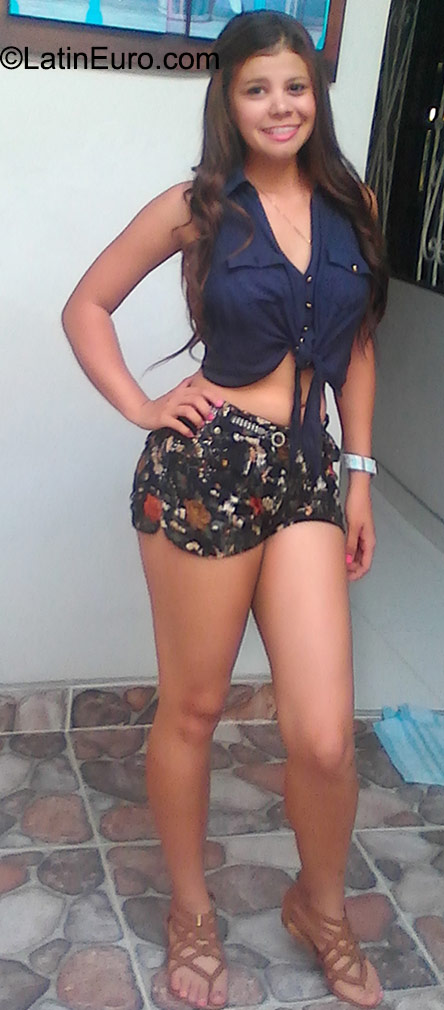 Date this georgeous Colombia girl Erika from Bogota CO18016