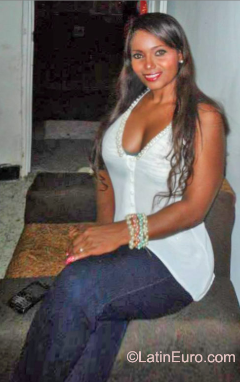 Date this sultry Colombia girl Nidia patricia from cali-valle CO18400