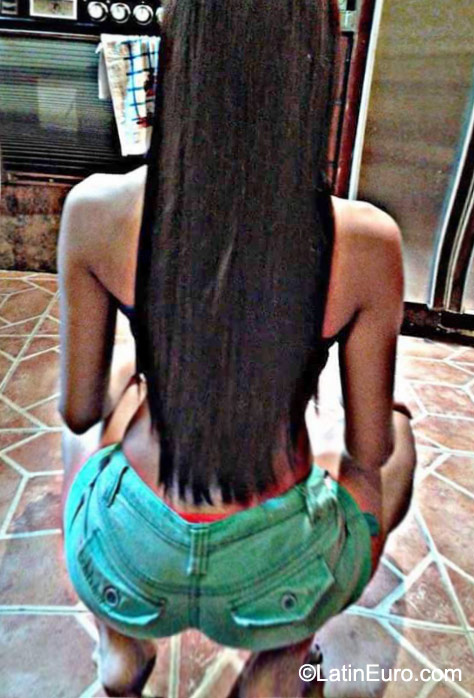 Date this funny Dominican Republic girl Jasmin from Santo Domingo DO23338