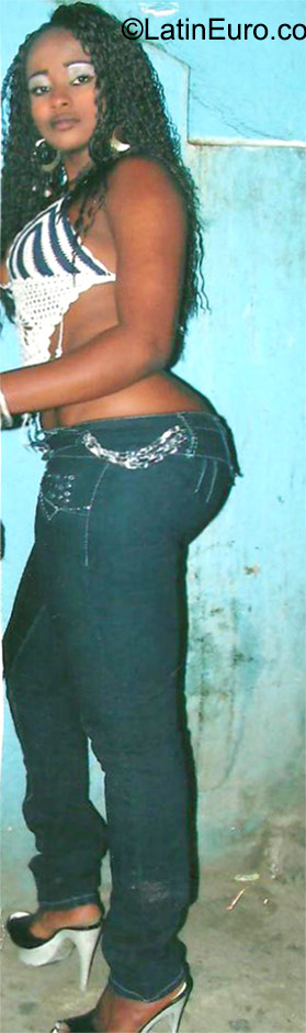 Date this sensual Dominican Republic girl Natashia from Santo Domingo DO23469