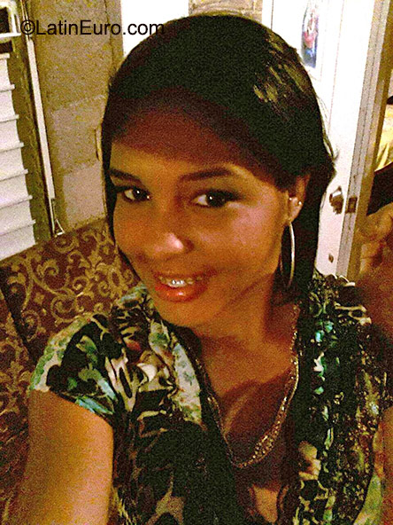 Date this hot Dominican Republic girl Laramar from Santo Domingo DO23480
