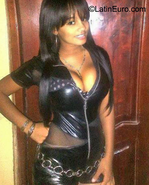 Date this delightful Dominican Republic girl Brenda from Santo Domingo DO23506