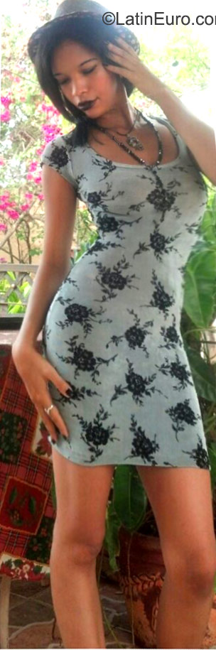 Date this good-looking Dominican Republic girl Cielo from Santiago DO23523