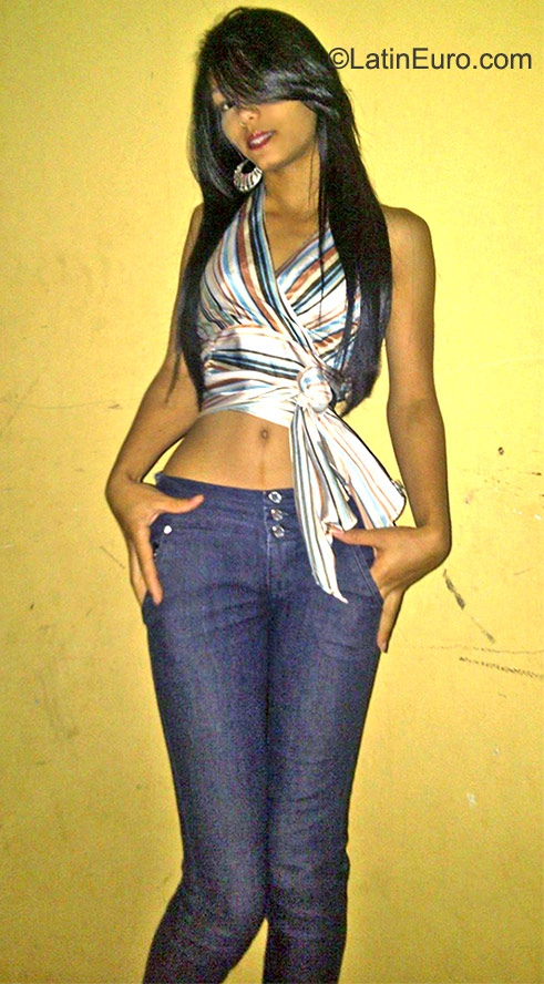 Date this beautiful Dominican Republic girl Michele from San fransisco de macoris DO23573