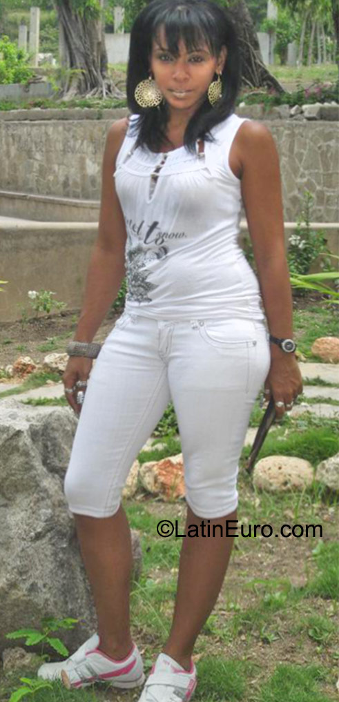 Date this stunning Cuba girl Yisell from Santiago de cuba CU63