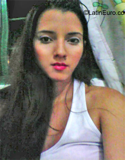 Date this sultry Colombia girl Johanna from Cali CO18170