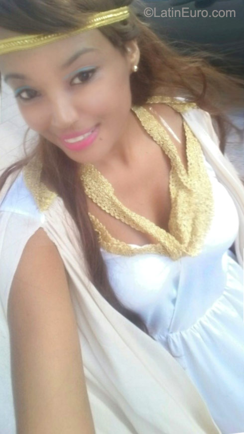 Date this fun Dominican Republic girl La Chanty from Santo Domingo DO23656