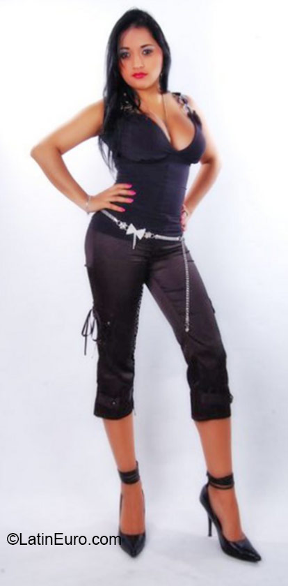 Date this happy Colombia girl Andrea from Medellin CO18213