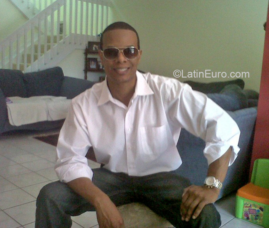 Date this sensual United States man Trueblue from Miramar US16640