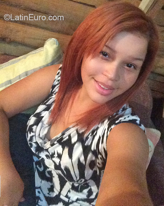 Date this attractive Dominican Republic girl Yemi from Santiago DO23763