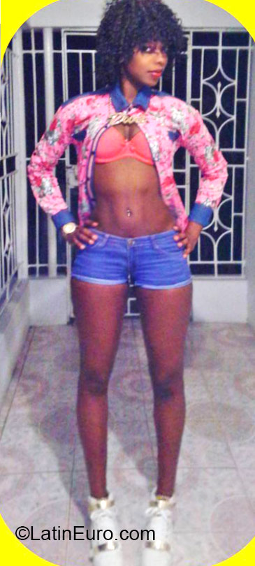 Date this beautiful Jamaica girl Yenique from Kingston JM2193