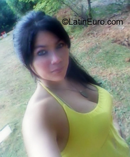 Date this georgeous Colombia girl Patricia from Cali CO18255