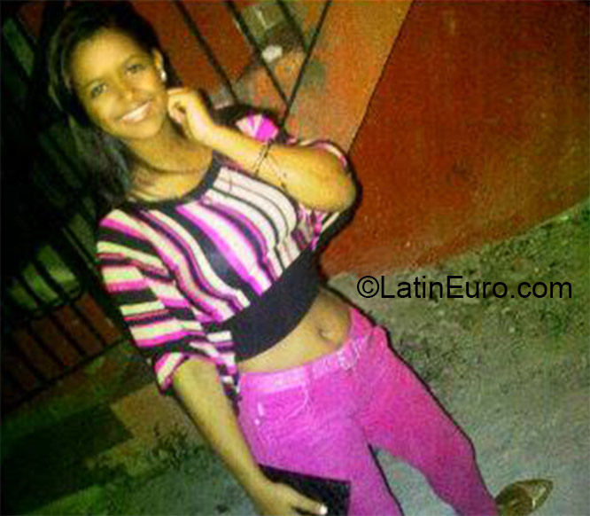 Date this exotic Dominican Republic girl Lisbeth from Santo Domingo DO23866