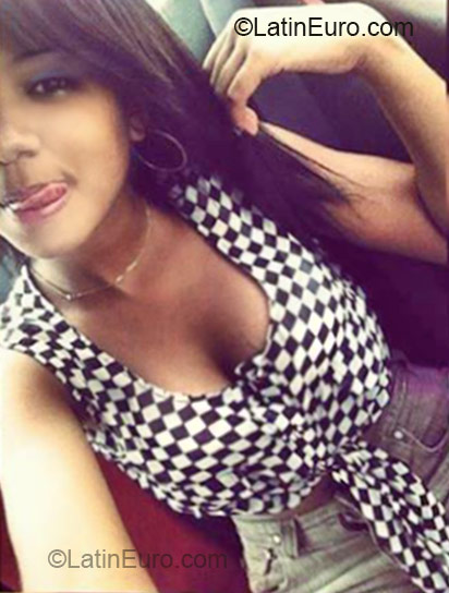 Date this beautiful Dominican Republic girl Sofia from Santo Domingo DO23870
