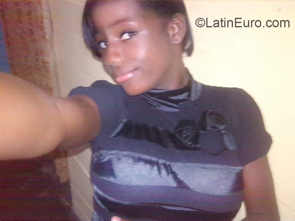 Date this voluptuous Dominican Republic girl Kimberly from Santo Domingo DO23911
