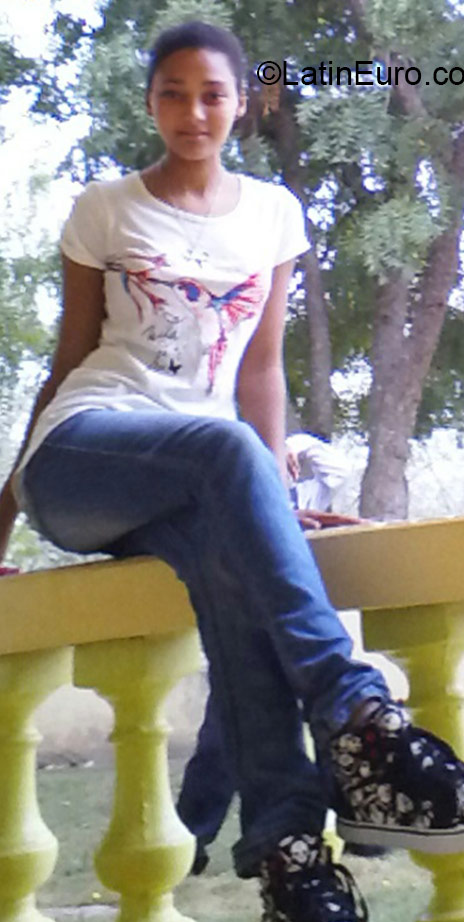 Date this beautiful Dominican Republic girl Yasmine from San Jose de Ocoa DO23980
