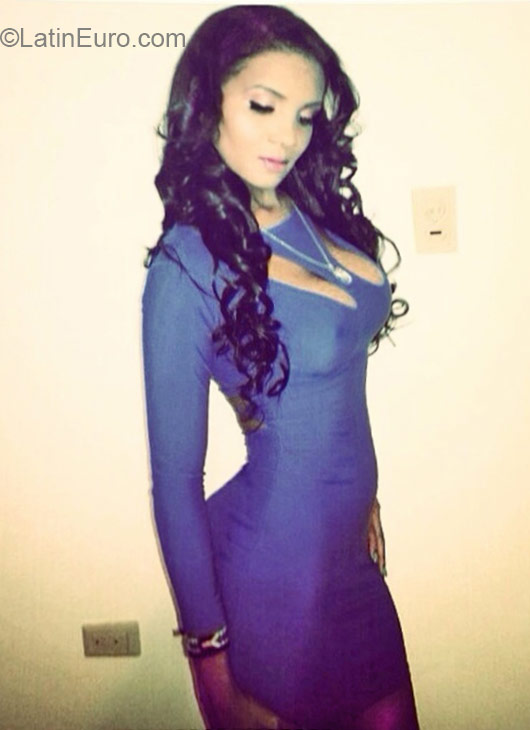 Date this good-looking Dominican Republic girl Yessica from Santiago DO24004
