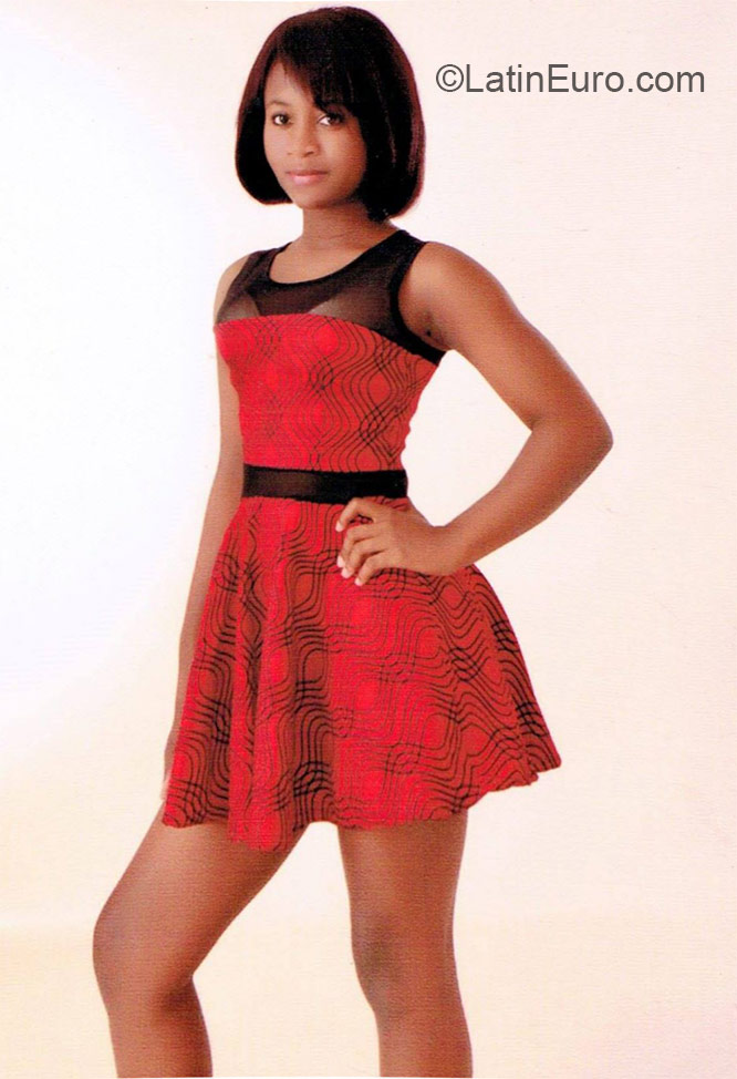 Date this beautiful Dominican Republic girl Merodine from Santo Domingo DO24037