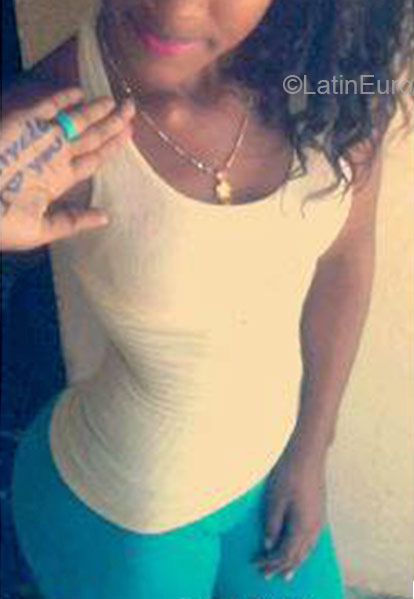 Date this nice looking Dominican Republic girl Brengalis from Santo Domingo DO24079
