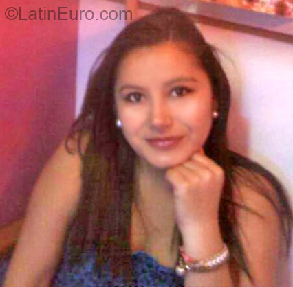 Date this gorgeous Colombia girl Carito from Bogota CO18361