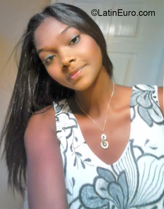 Date this beautiful Dominican Republic girl Jennifer from Santo Domingo DO24153