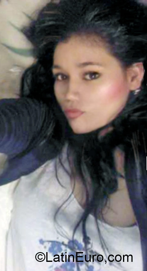 Date this foxy Colombia girl Stefania from Bogota CO18385