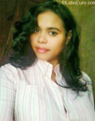 Date this charming Dominican Republic girl Yamile from Santo Domingo DO24249