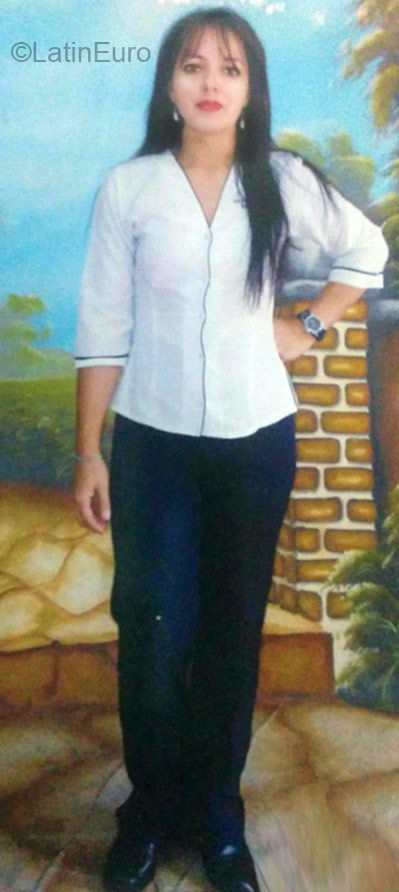 Date this cute Colombia girl Liliian from Medellin CO18395