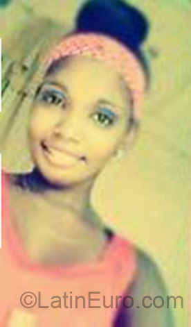 Date this tall Dominican Republic girl Estefani from Santo Domingo DO24278