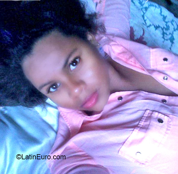 Date this tall Colombia girl Khatia from Cali CO18402