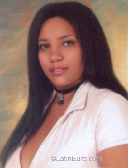 Date this exotic Colombia girl Maryam from Cali CO18404