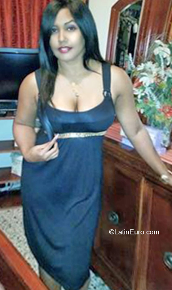 Date this exotic Dominican Republic girl Rosy from Santo Domingo DO24322