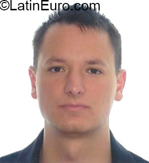 Date this pretty Austria man Robbie886 from Linz AT52
