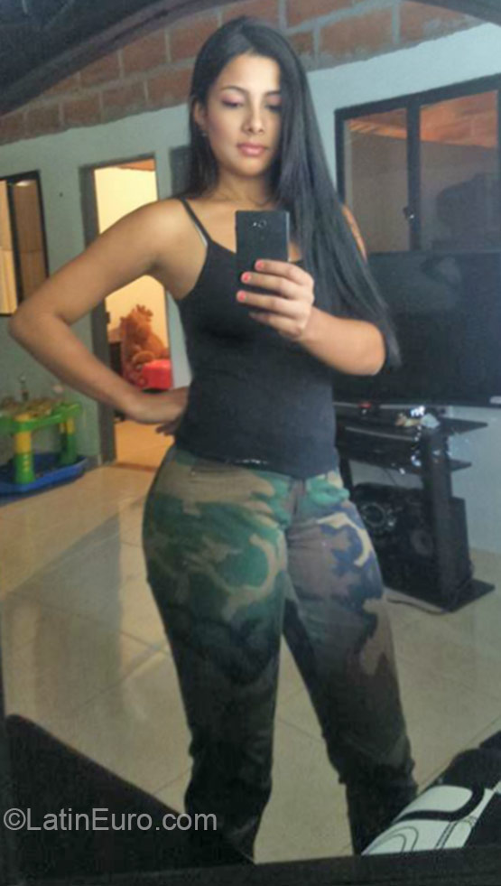 Date this exotic Colombia girl Tatiana from Medellin CO18475