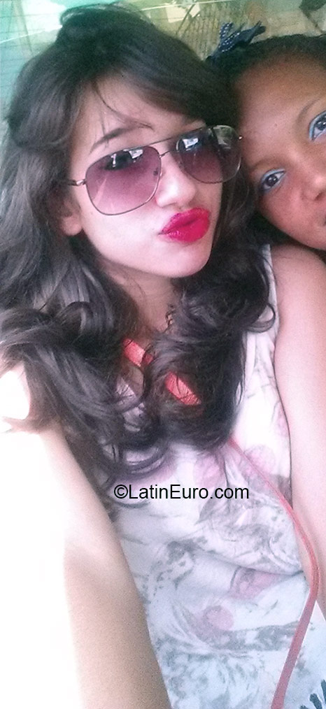 Date this stunning Dominican Republic girl Azeleia from Bavaro DO24519