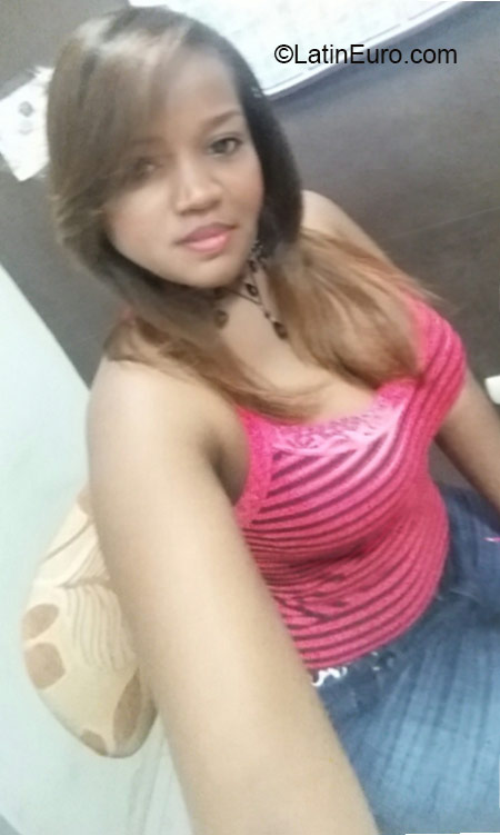 Date this lovely Dominican Republic girl Liz from Santiago DO24526