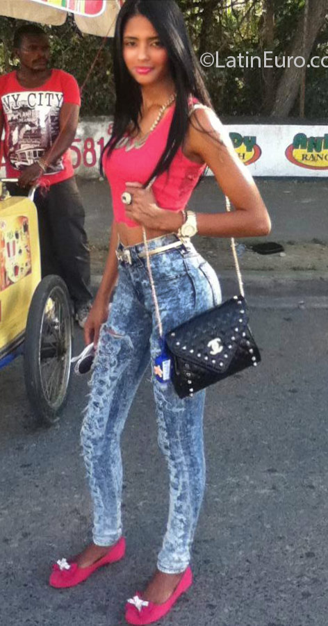 Date this lovely Dominican Republic girl  from Santiago DO24726